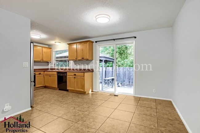 Building Photo - 6860 SW 188th Ave