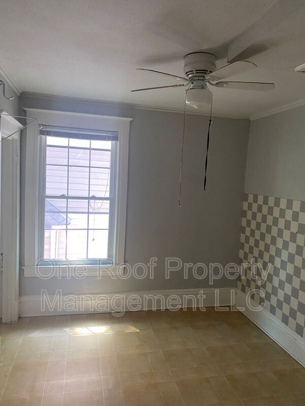 Building Photo - 532 Cypress Ave