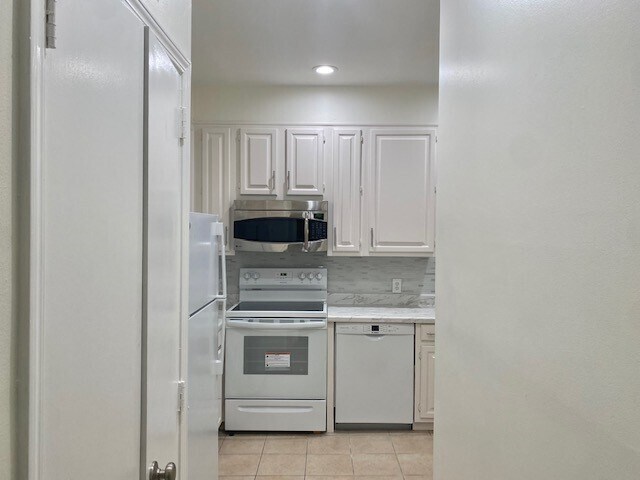 Building Photo - 2211 S Braeswood Blvd
