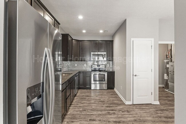 Building Photo - 556 Dylan Dr