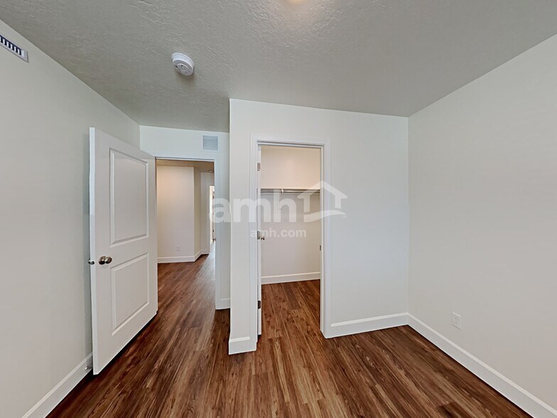 Building Photo - 7379 S Copper Rim Dr