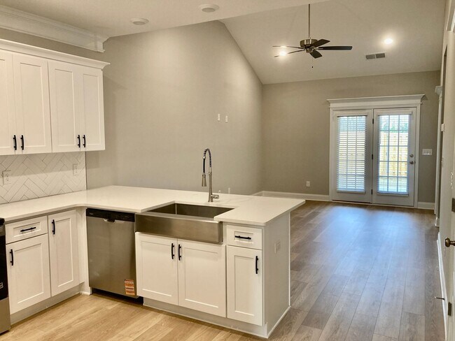 Building Photo - BRAND NEW TOWNHOME IN GROVETOWN GEORGIA