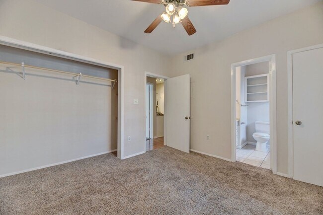 Building Photo - 2801 Rio Grande St