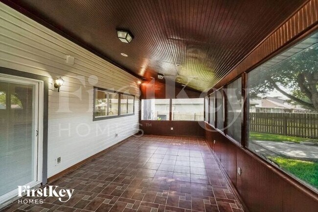 Building Photo - 8180 Maple Meadow Dr