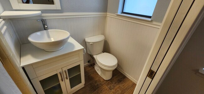 Master Bathroom - 8510 Burgandy Ln