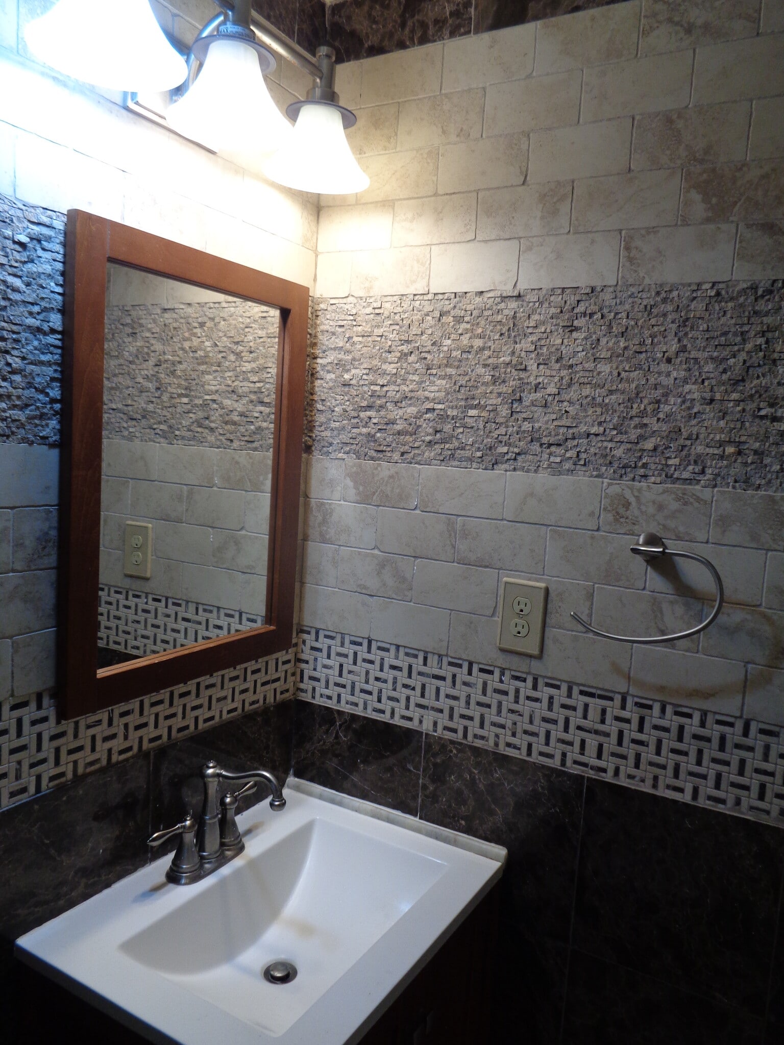 Building Photo - 676 Jennifer Jean Dr