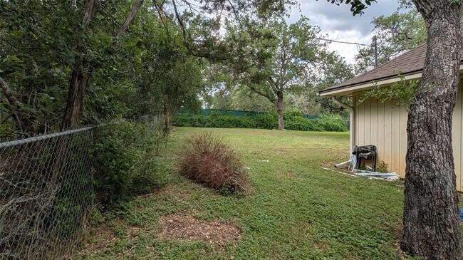 Building Photo - 2738 Oak Haven