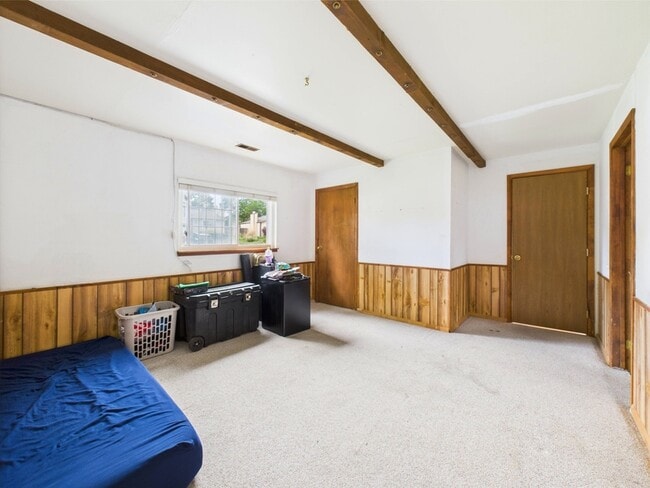 Building Photo - 1018 Rancher Dr