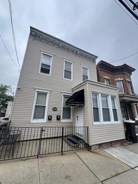 Primary Photo - 212 68th St