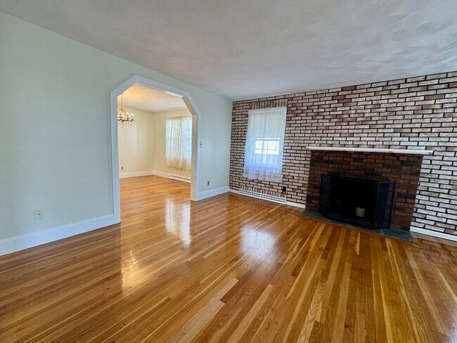 Building Photo - 2 Furbush Rd