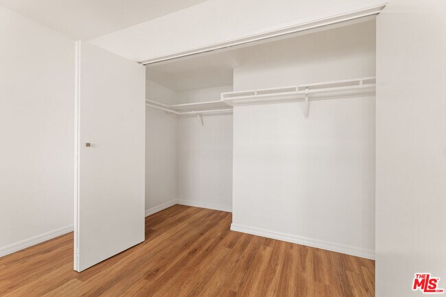 Building Photo - 1608 S Bentley Ave