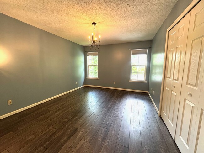 Building Photo - West AVL - Beautifully Updated Townhouse