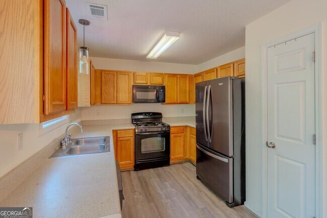 Building Photo - 28 Greystone Ridge