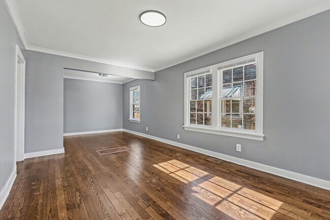 Building Photo - Charming Renovated Home Near U of M – Featuring Expansive Workshop & Garage