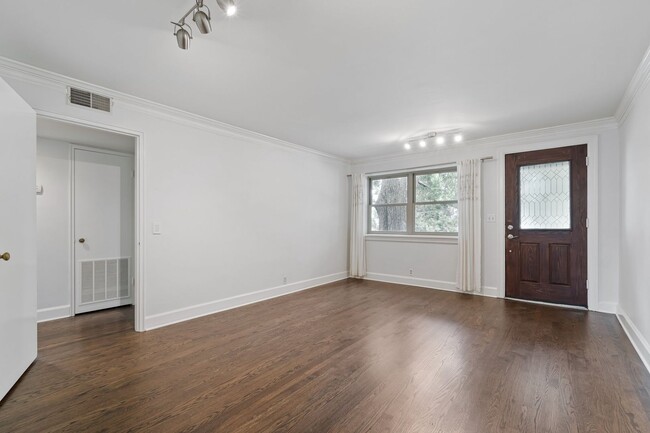 Building Photo - Quaint Westchester Condo