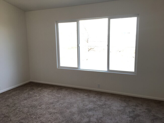 Master BR - 6430 Sonny Blue Drive