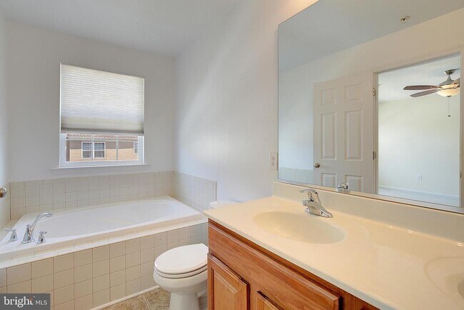 Building Photo - 105 Polo Way