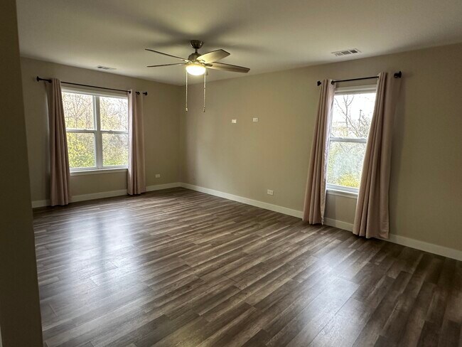 Building Photo - 992 Langtry Ct