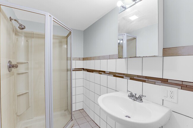 Building Photo - 4218 N Monitor Ave