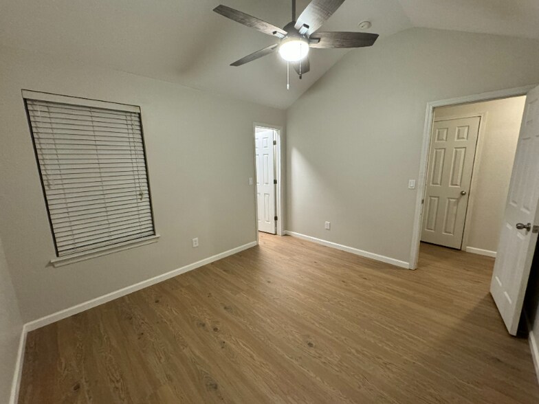 Building Photo - 5920 Seabright Ln