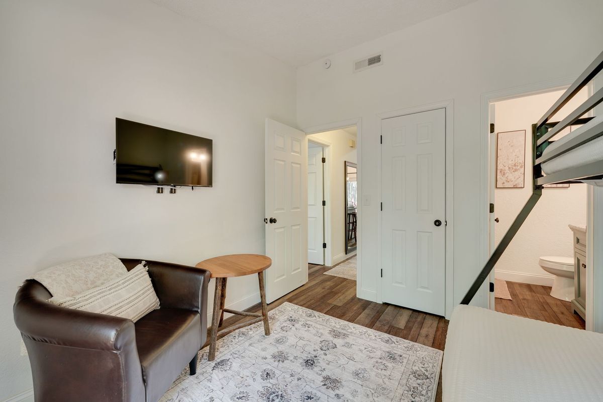 Building Photo - 395 Ozark Mountain Resort Dr