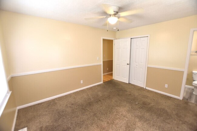 Building Photo - 1581 Charter Dr