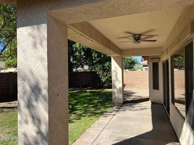 Building Photo - 21167 E Lords Wy