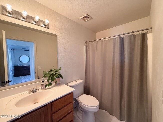 Building Photo - 3033 E Santa Rosa Dr