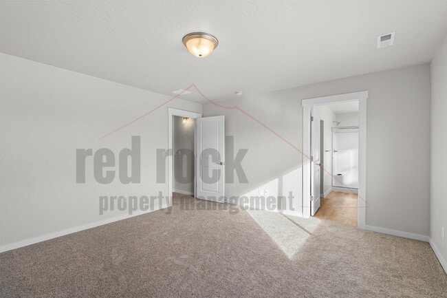 Building Photo - 1228 N Tschirley Rd