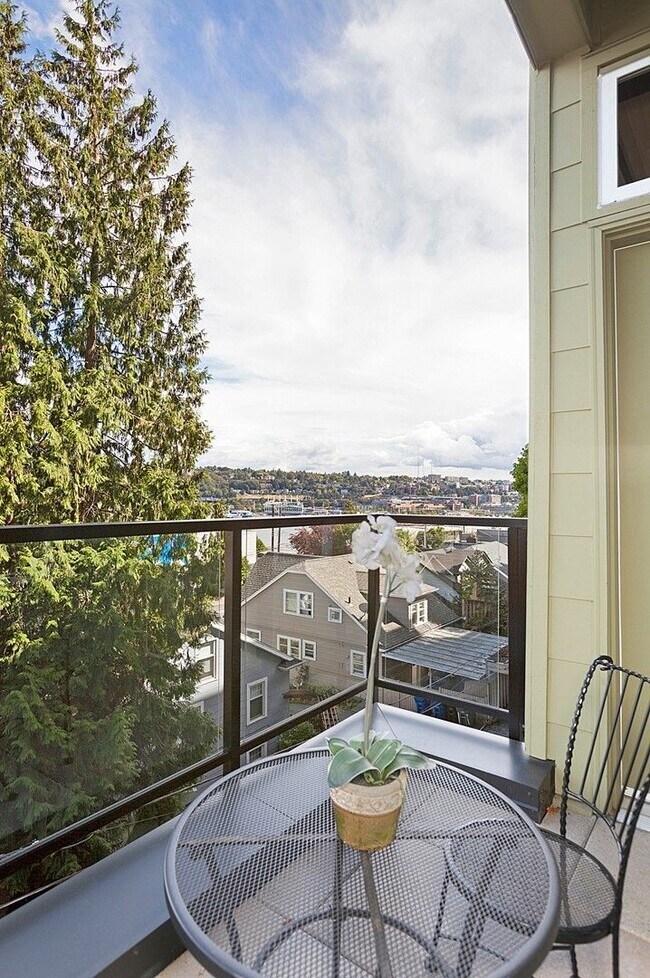 Building Photo - 1Bd/1Ba Seattle Condo