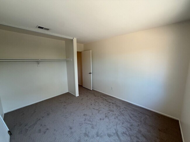 Building Photo - Two-Story 3 Bed, 3 Bath with Bonus Room in...