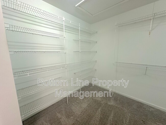 Building Photo - 4845 Chesney St NW