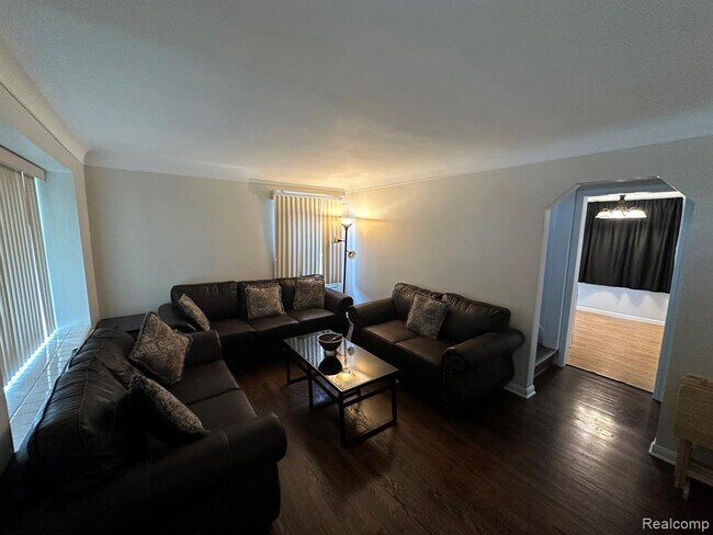 Building Photo - 1455 Oakland Ct