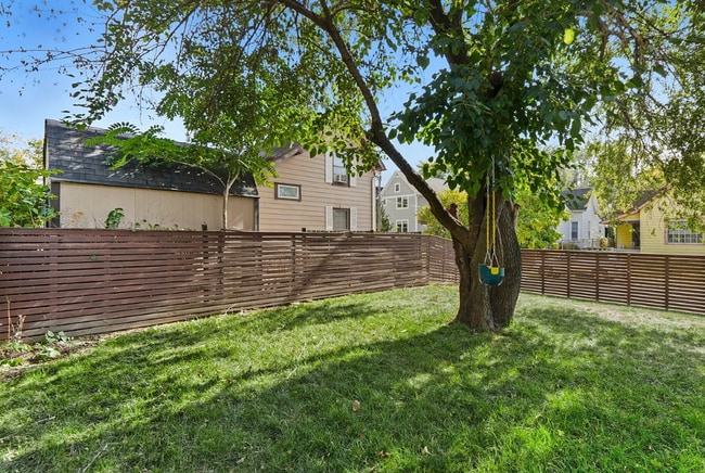 Building Photo - Beautiful 3 Bedroom 2.5 Bathroom Home!