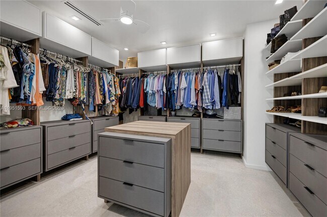 Building Photo - 4144 Pinta Ct