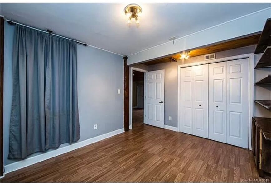 Building Photo - 201 S Hoskins Rd