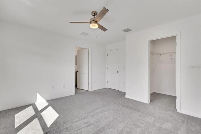 Building Photo - 6313 Willowside St