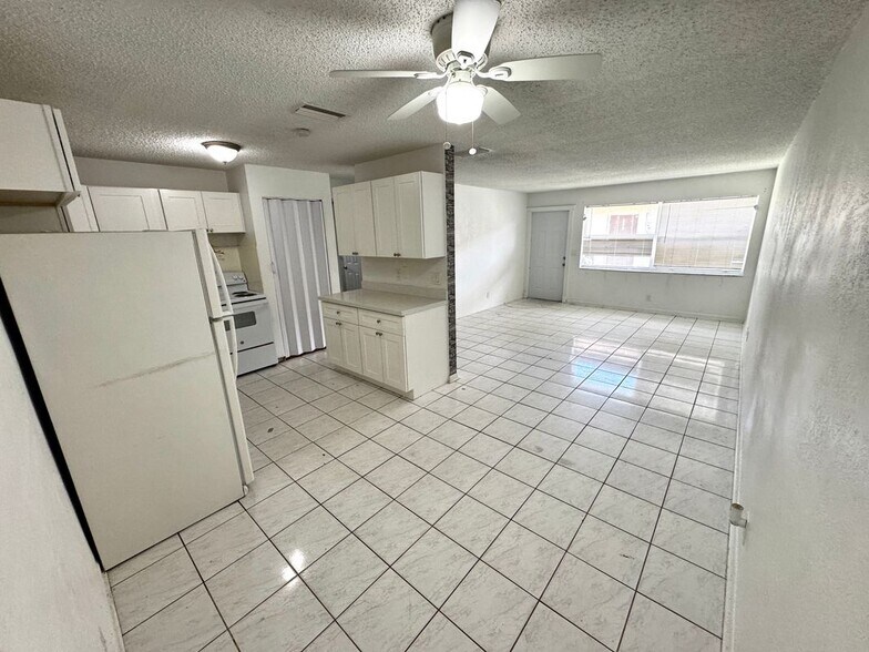 Building Photo - 5313 NW 23rd St