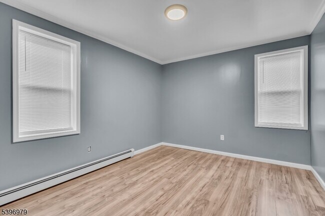 Building Photo - 537 Scotland Rd