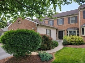 Building Photo - 6441 Lincoln Ct