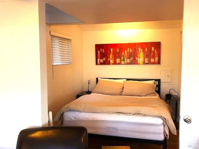 Building Photo - 2371 Vista Del Mar