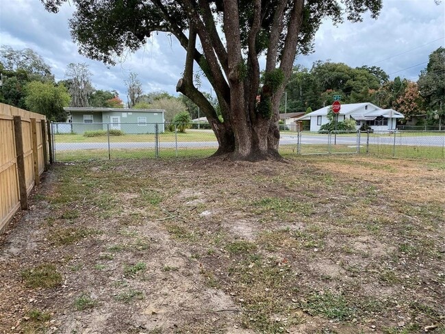 Building Photo - 38415 9th Ave