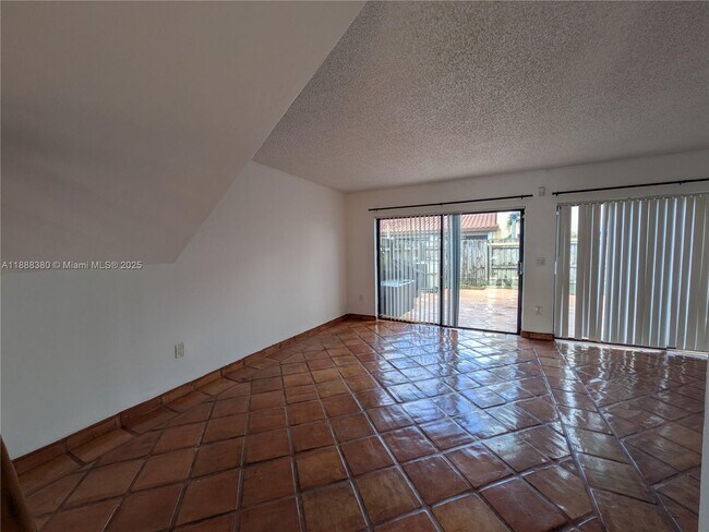 Building Photo - 3811 SW 82nd Ave
