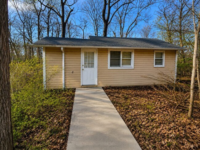 Building Photo - 8 Woodland Cir N