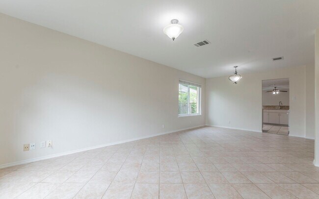 Building Photo - 14912 Big Falls Dr