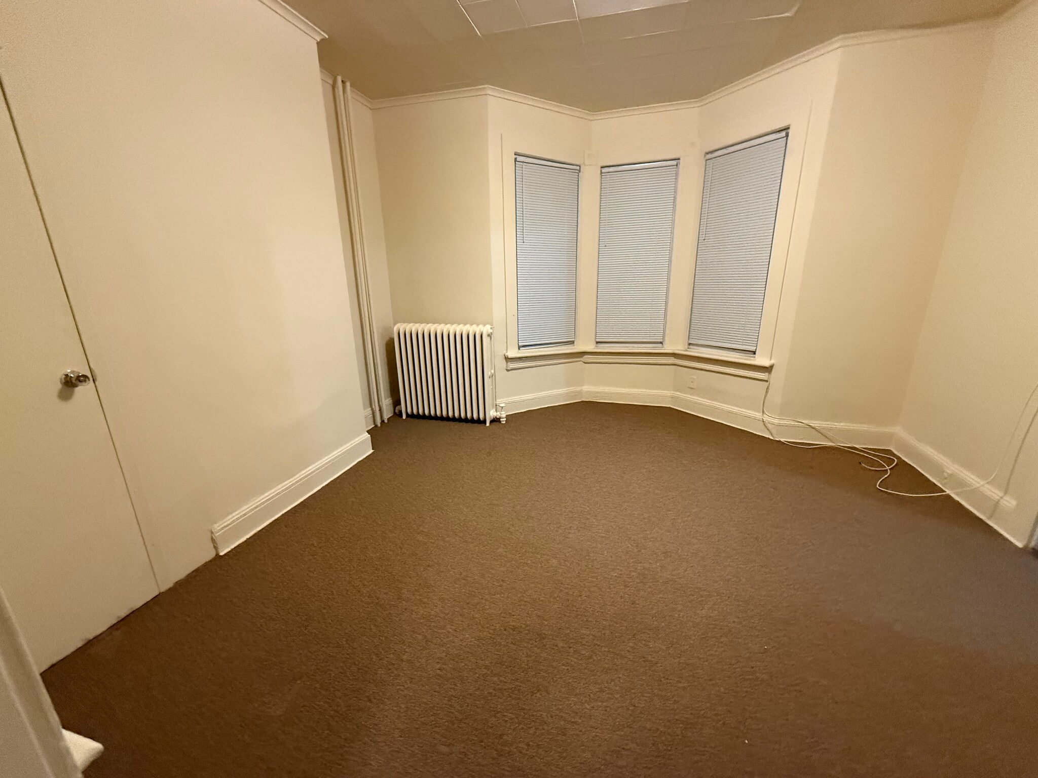 Building Photo - 105 Linden St