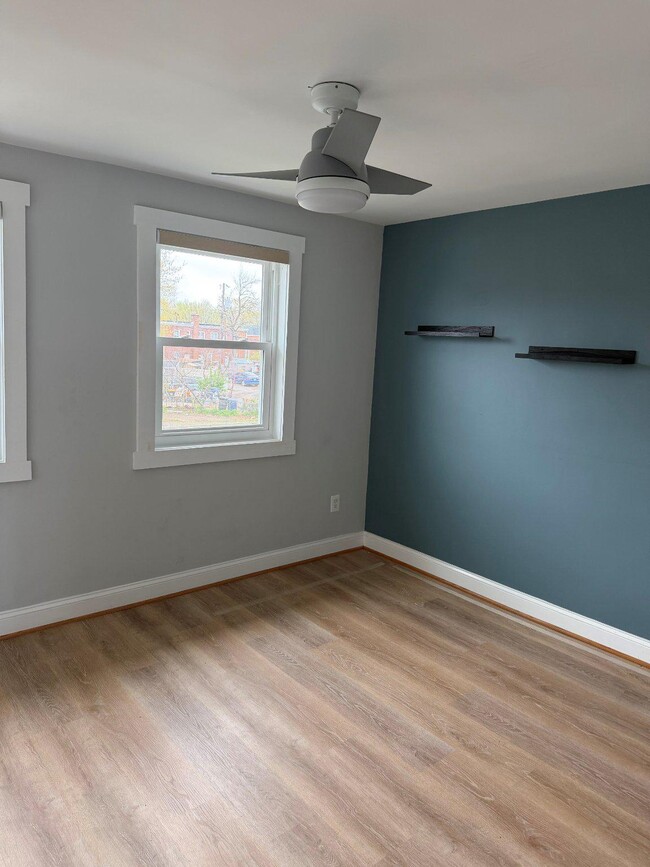 Building Photo - 3724 Edison St
