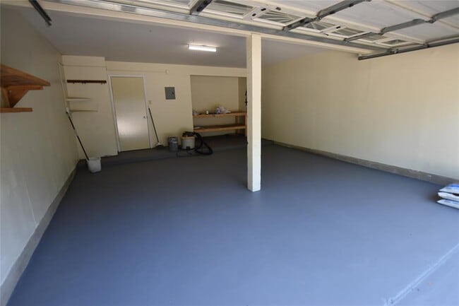 Building Photo - 7703 Islander Dr