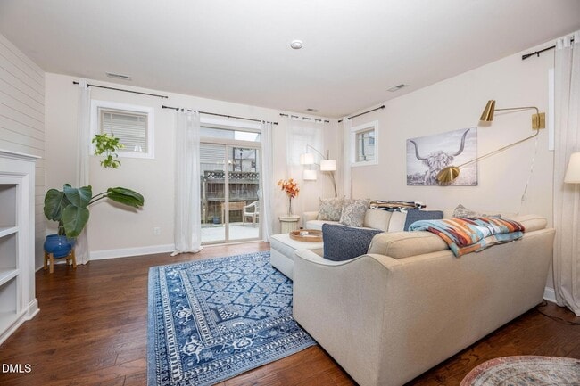 Building Photo - 2816 Piedmont River Way