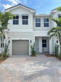 Building Photo - 257 SW 170th Ave